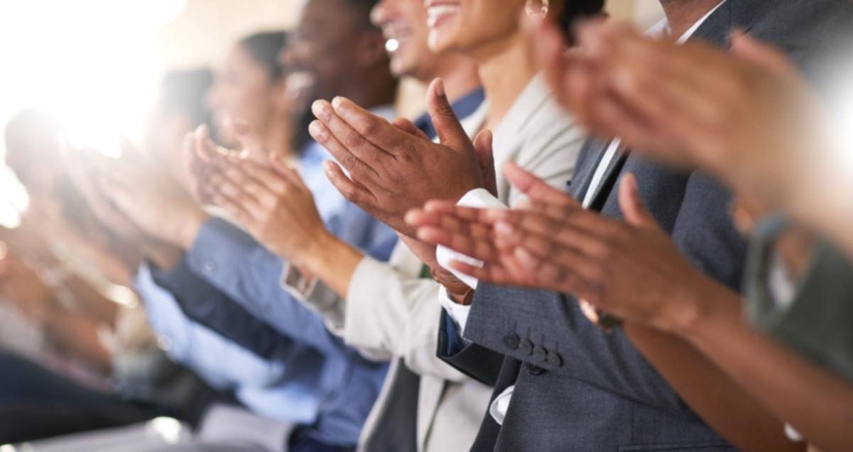 Herramientas interactivas para planificación financiera en plataforma educativa